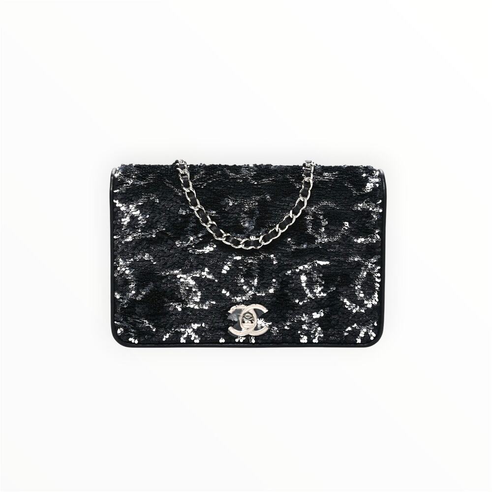 NWOT! 23K Chanel Classic Reversible Sequin CC Wallet On Chain Handbag